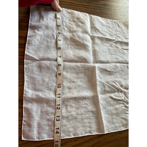 White embroidered handkerchiefs - Picture 4 of 16